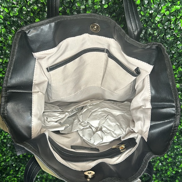 Purse - Picture 3 of 3